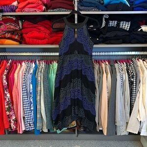 Jessica Simpson blue/black/sage laced sleeveless v cut out lined dress size S